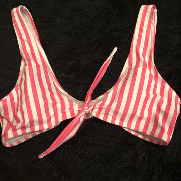 Pink stripped bikini - Picture 4 of 5